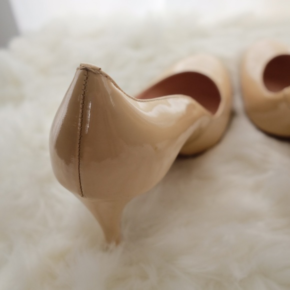 NEW Elie Tahari Nude Tan Cream Heels Pumps - Picture 4 of 6